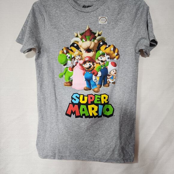 Super Mario and friends Gray shirt kids large - Picture 2 of 6